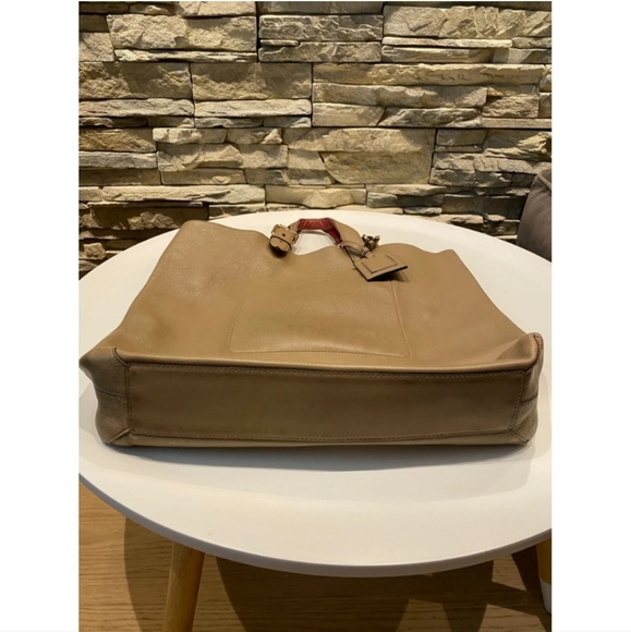 Authentic Burberry Peggy Leather Tote - Picture 5 of 6